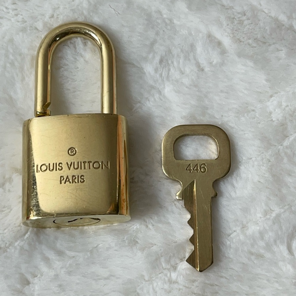 Louis Vuitton Shiny Gold Lock and Key Set #446